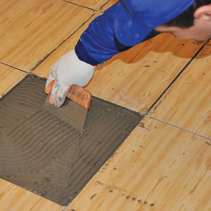 NOTCHED SPREADER   Wooden Handle V Notched